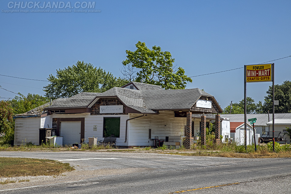 Forgottonia Illinois Abandoned Fowler Mini-Mart